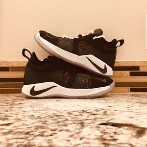 Size 4.5 Paul George 2s basketball shoes .